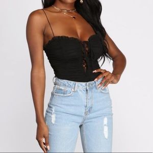 Black Sweetheart Neckline Ruched Bodysuit